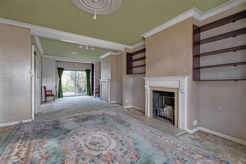 Property photo 3 of 25