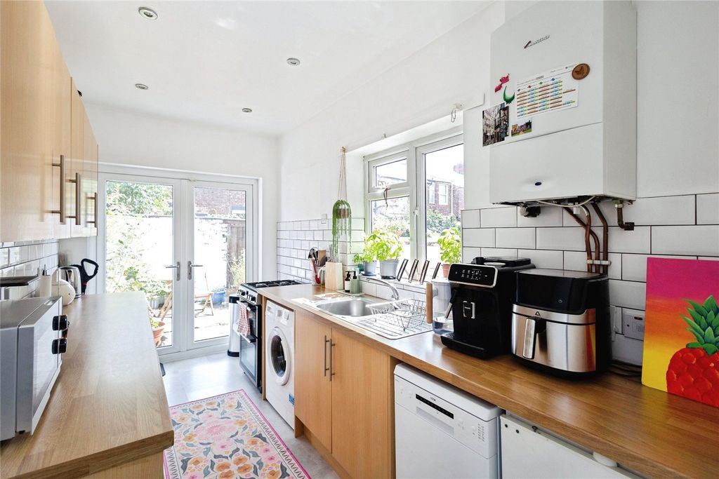 Property photo 2 of 17 Picture No. 50