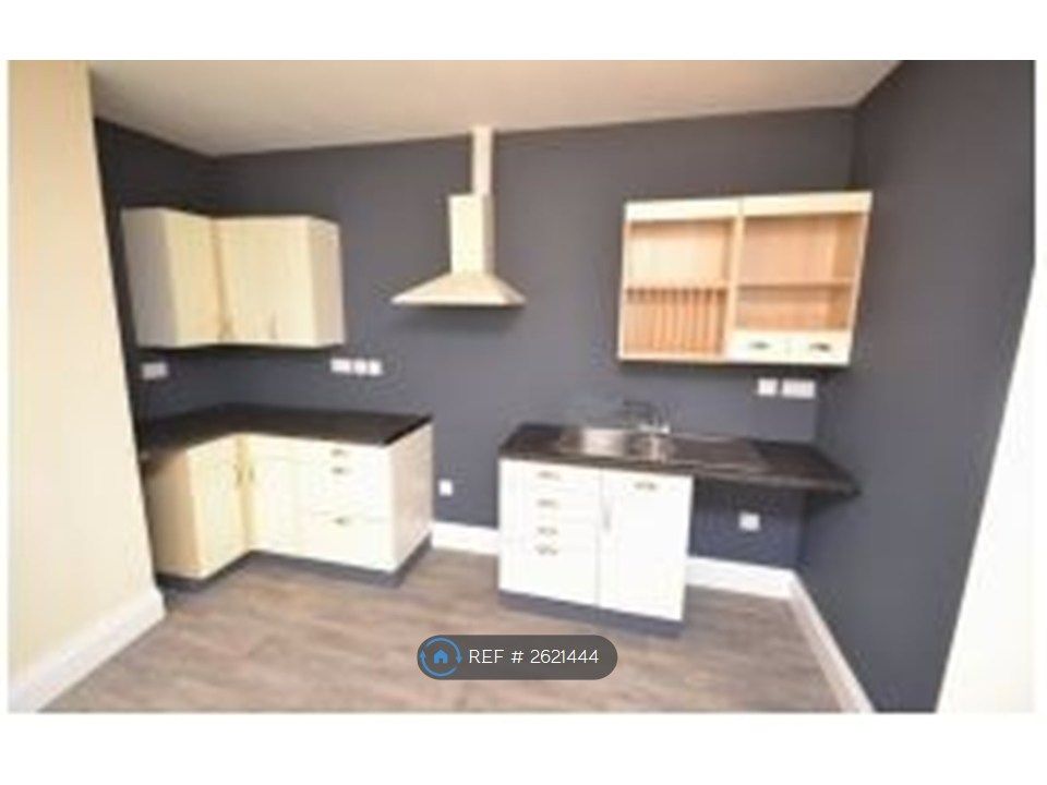 Property photo 3 of 6 Kitchen