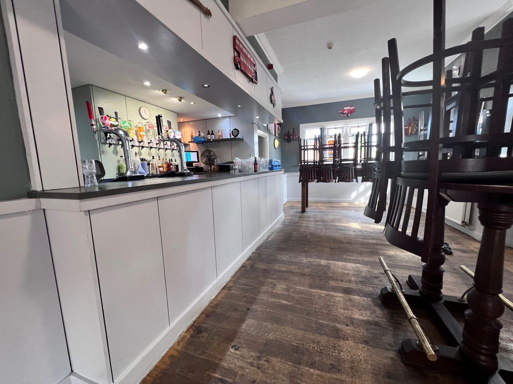 Property photo 3 of 11