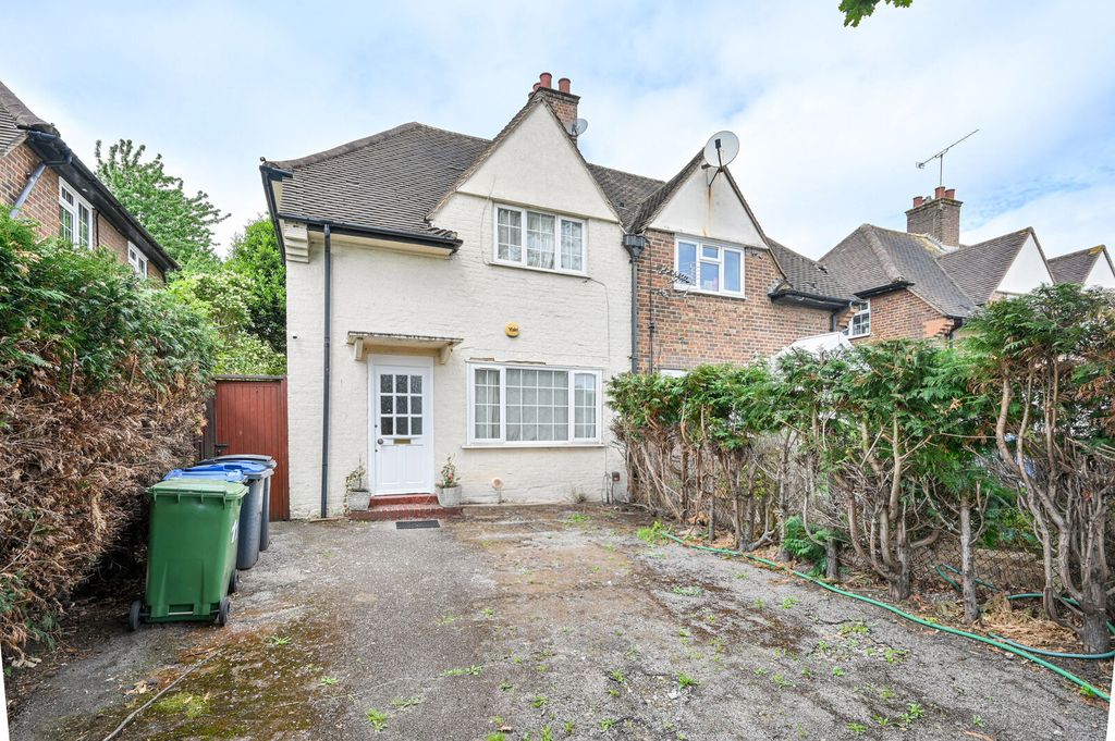 Property photo 3 of 12