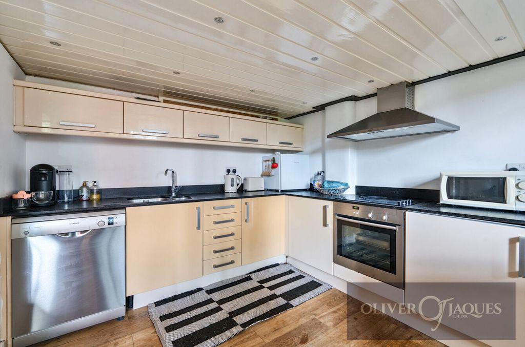 Property photo 3 of 16 Kitchen