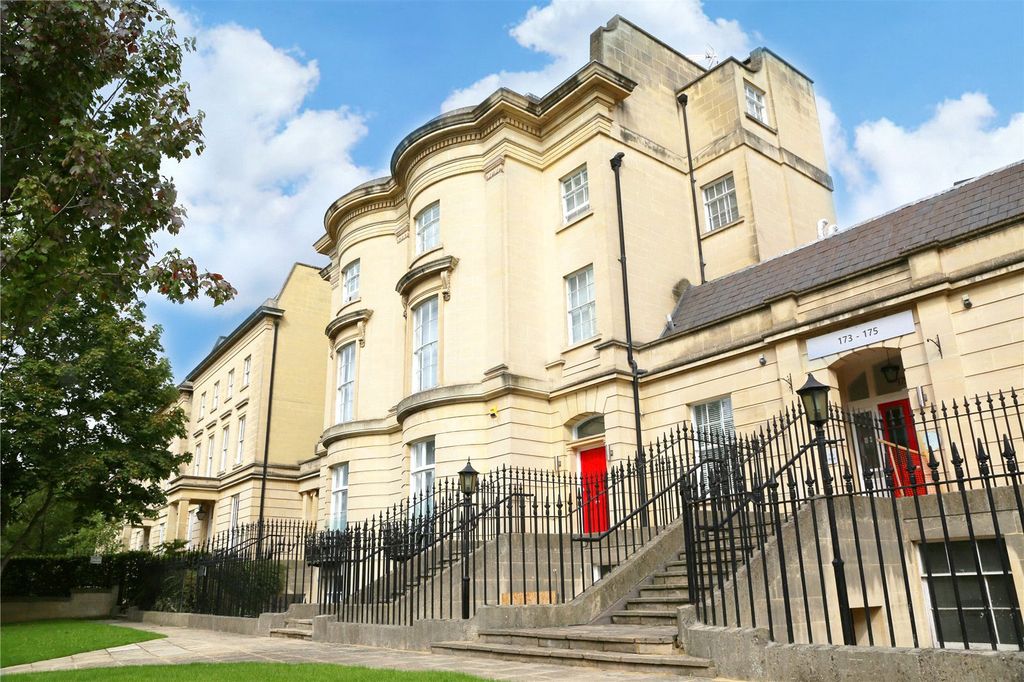 Property photo 1 of 8 Front