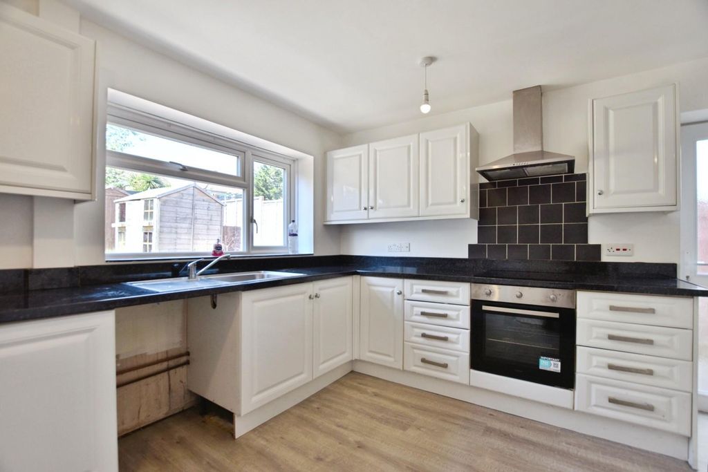 Property photo 3 of 17 A35Eb2F3-Dsc_0540.Jpg