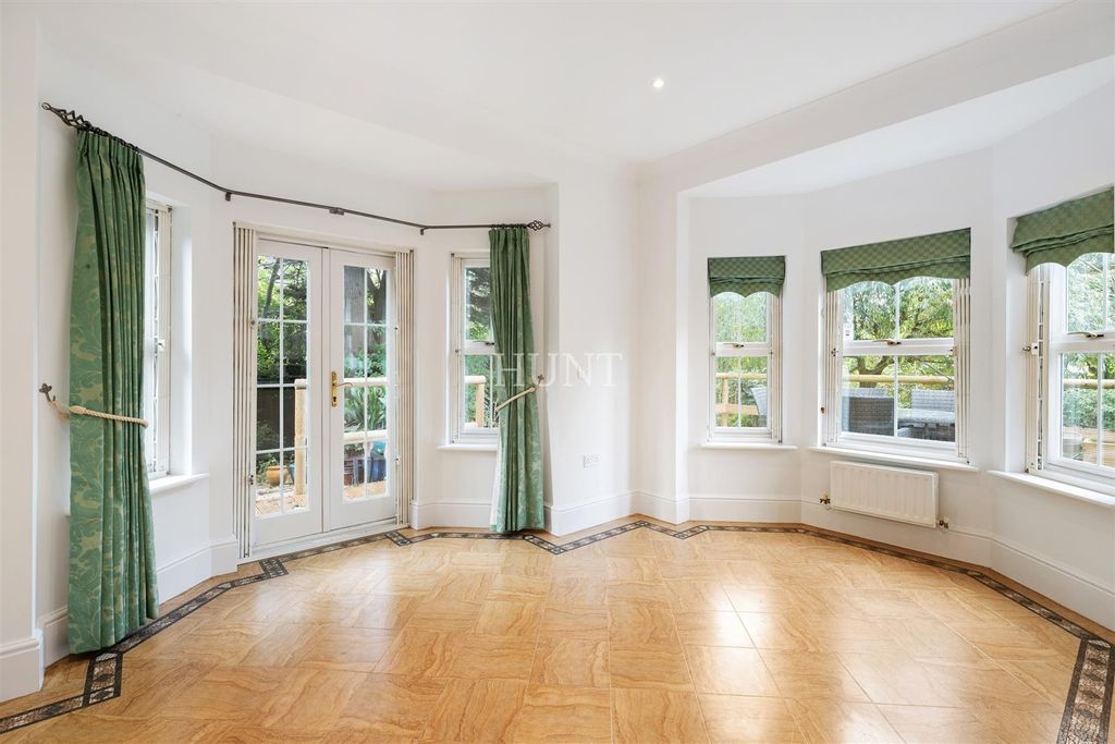 Property photo 3 of 37