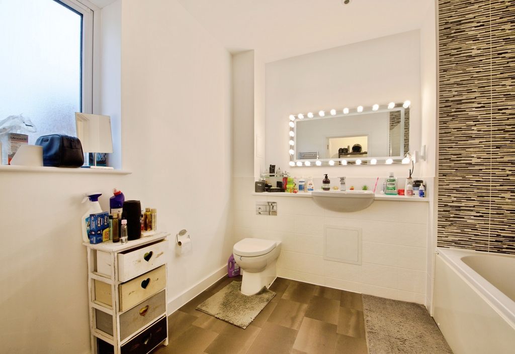 Property photo 3 of 12 Pbox-Img.Jpg