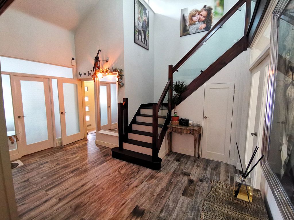 Property photo 2 of 19 Gallery