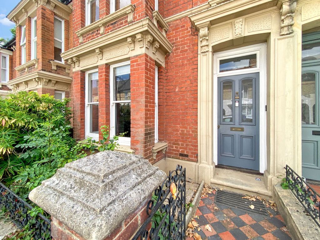 Property photo 2 of 15
