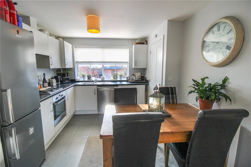 Property photo 3 of 15 Dining Kitchen