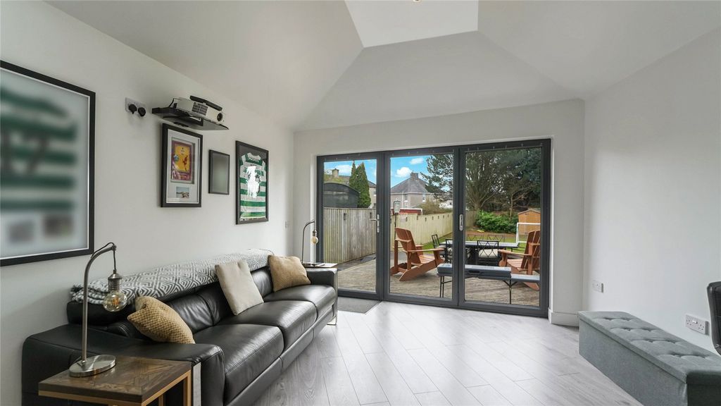 Property photo 3 of 22 Picture No. 19