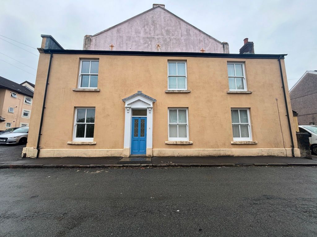 Property photo 1 of 31