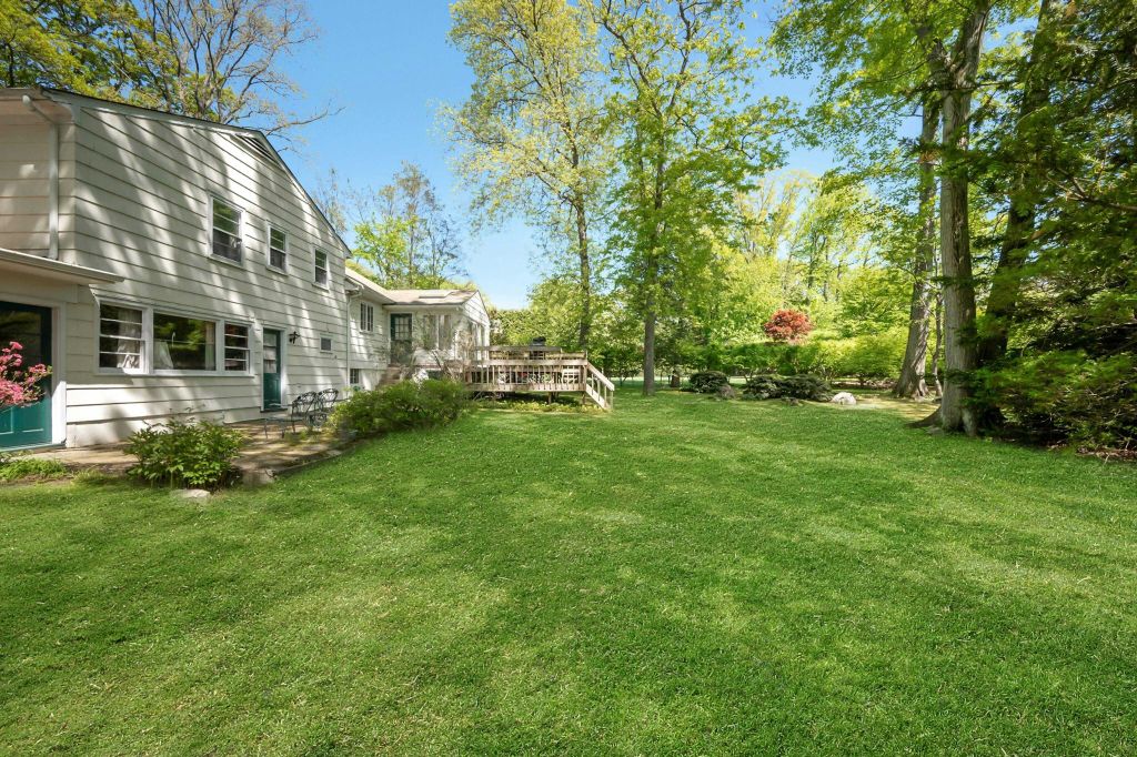 Property photo 1 of 2