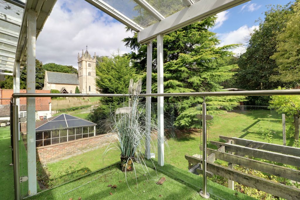 Property photo 3 of 46