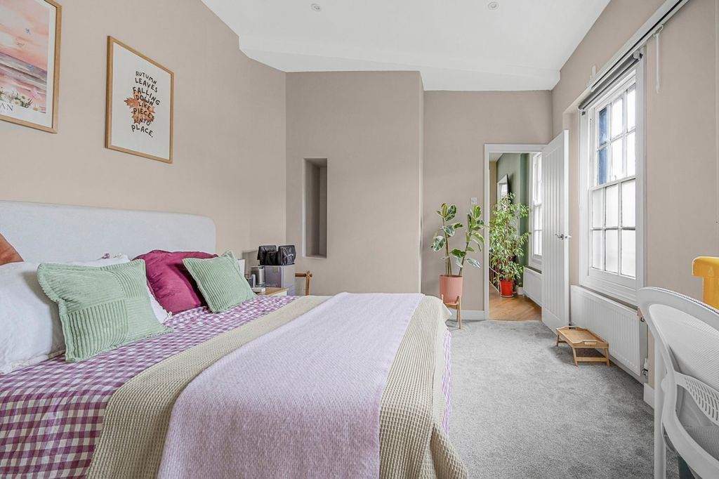 Property photo 3 of 24