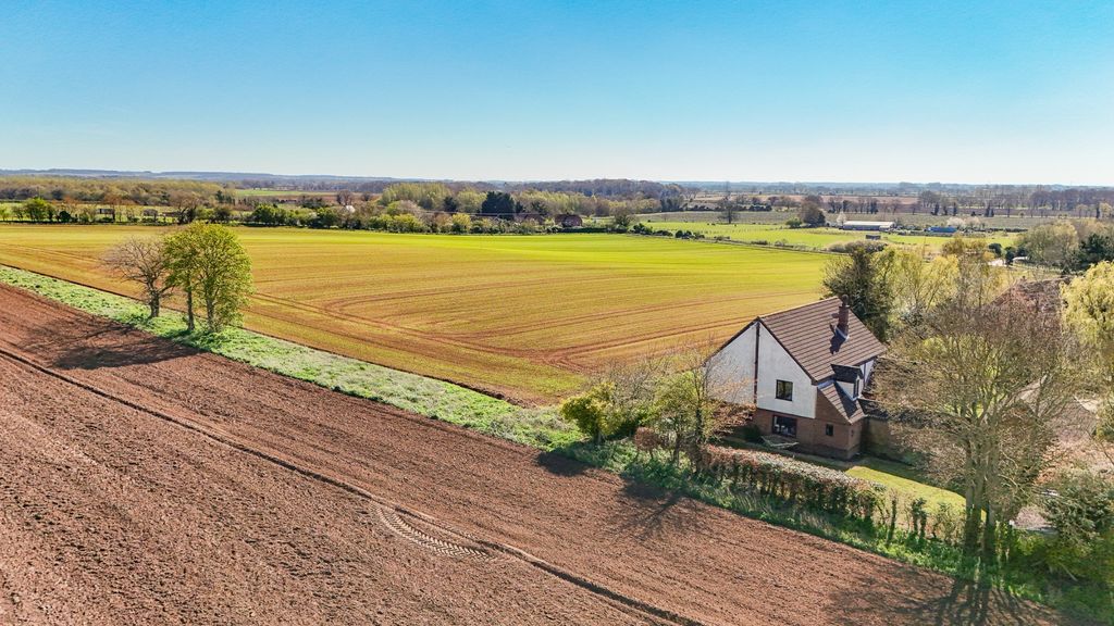 Property photo 2 of 39 4973515