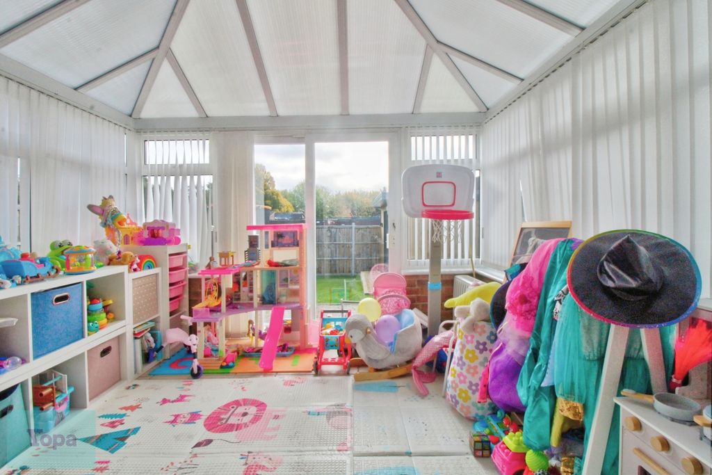 Property photo 3 of 27 1A133d38-Conservatory