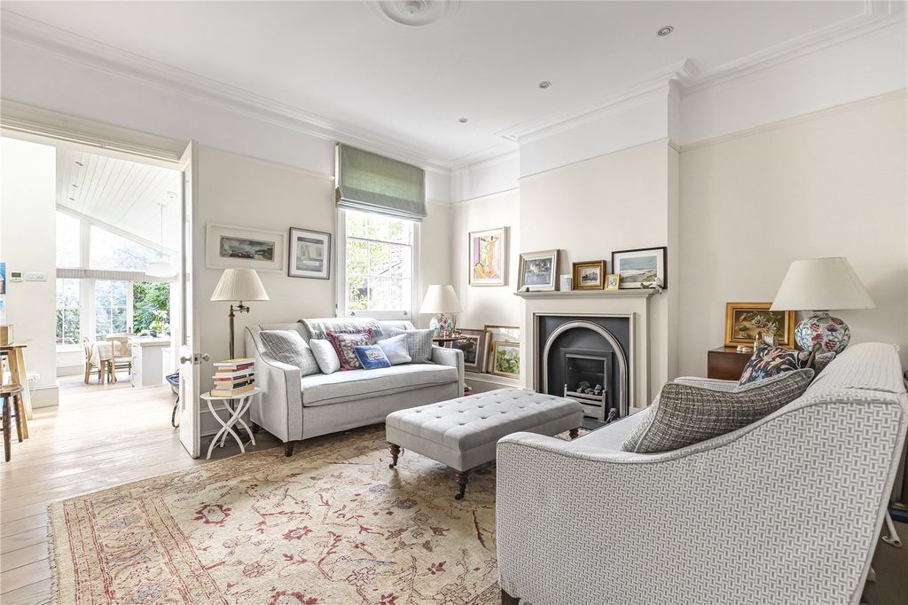 Property photo 2 of 14 Living Room