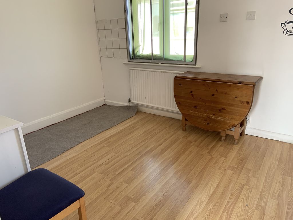 Property photo 2 of 11 Gallery