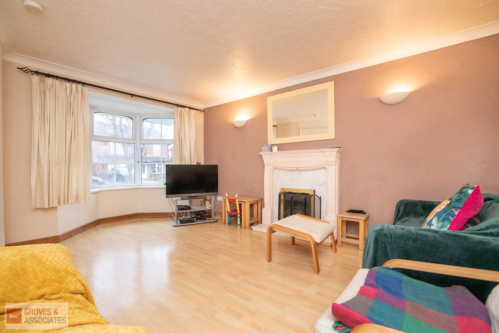 Property photo 3 of 16