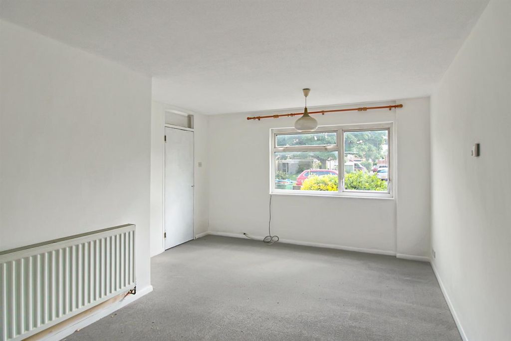 Property photo 2 of 6 Lounge