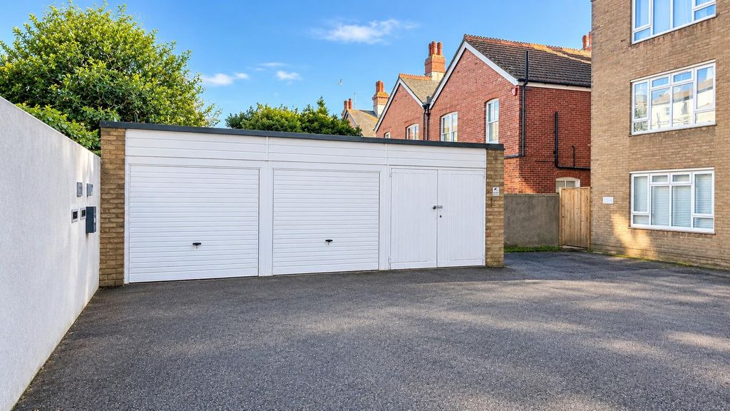 Property photo 2 of 2 Dolpin2.Png