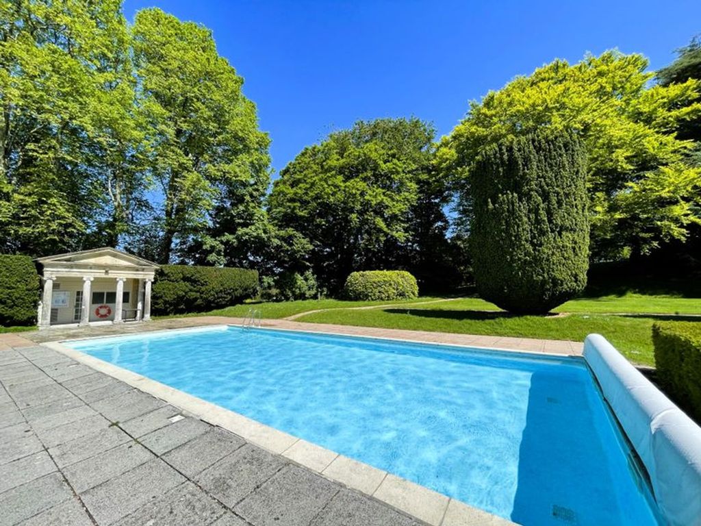 Property photo 2 of 50