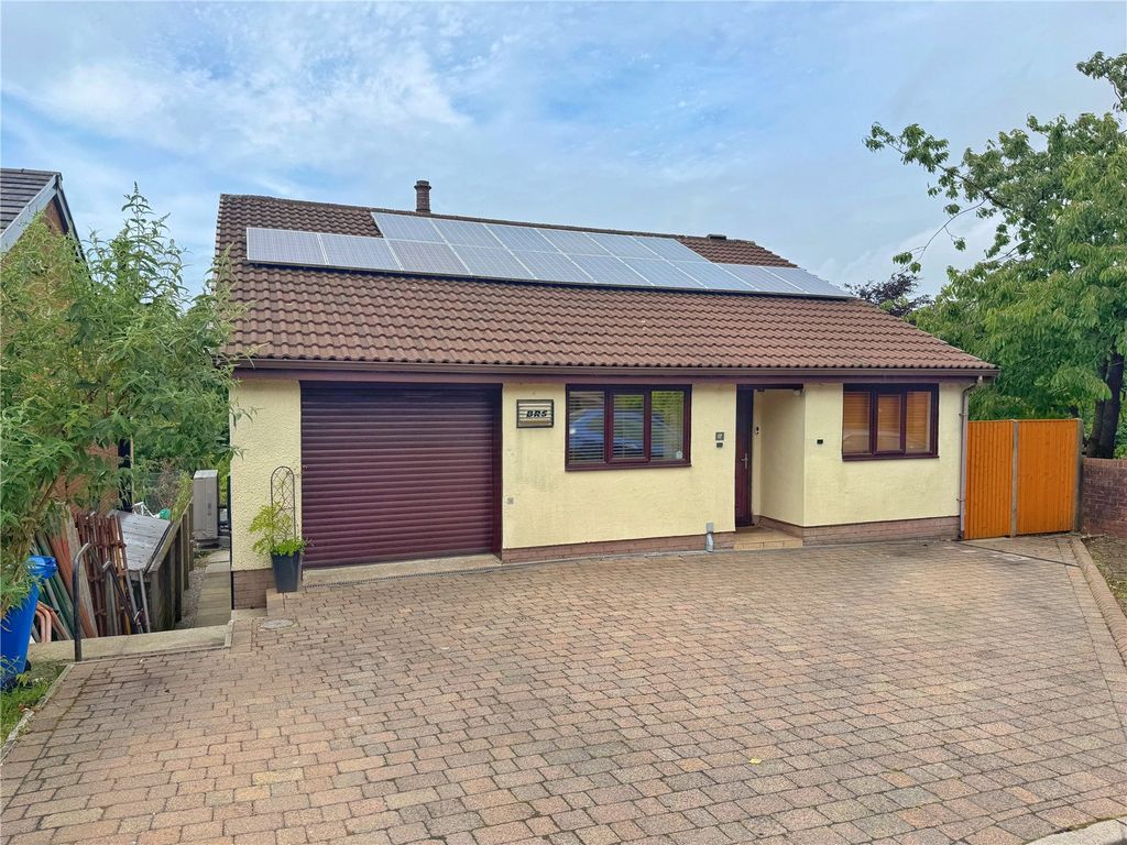 Property photo 1 of 37 Picture No. 32