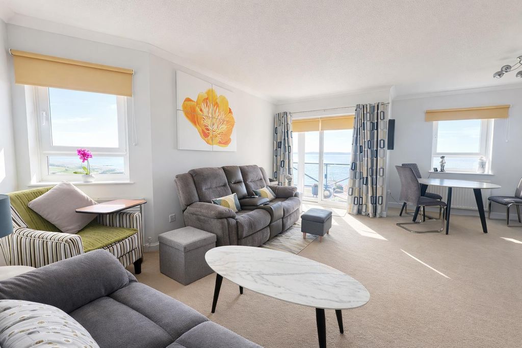 Property photo 2 of 13 Lounge Diner 1.Png