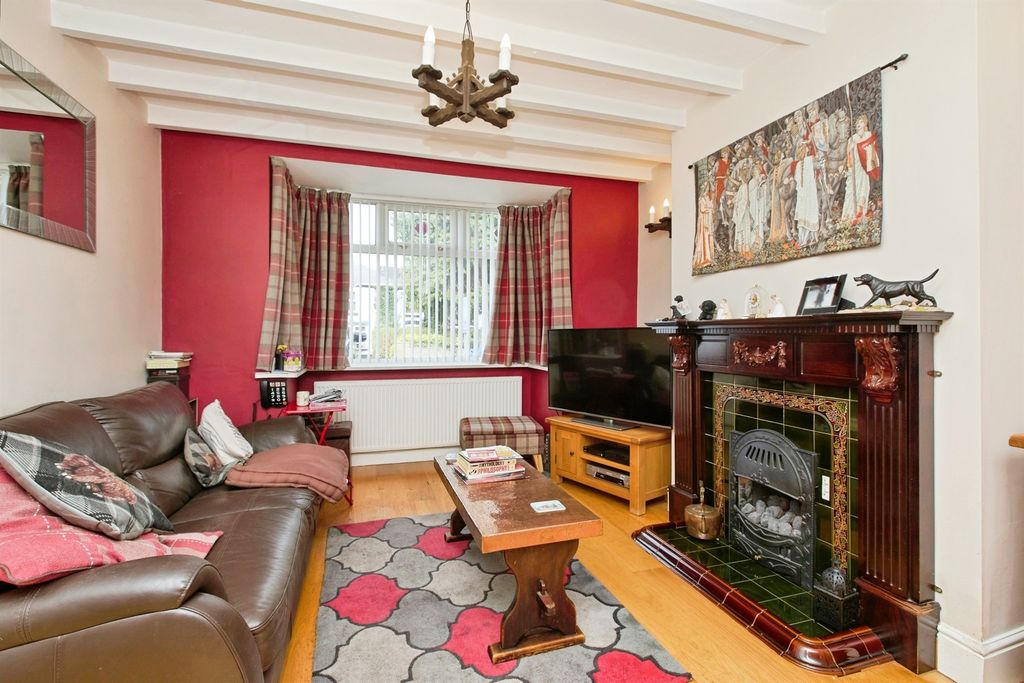 Property photo 2 of 20