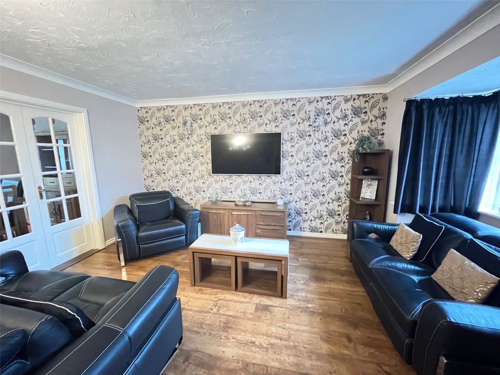 Property photo 2 of 29 Picture No. 18