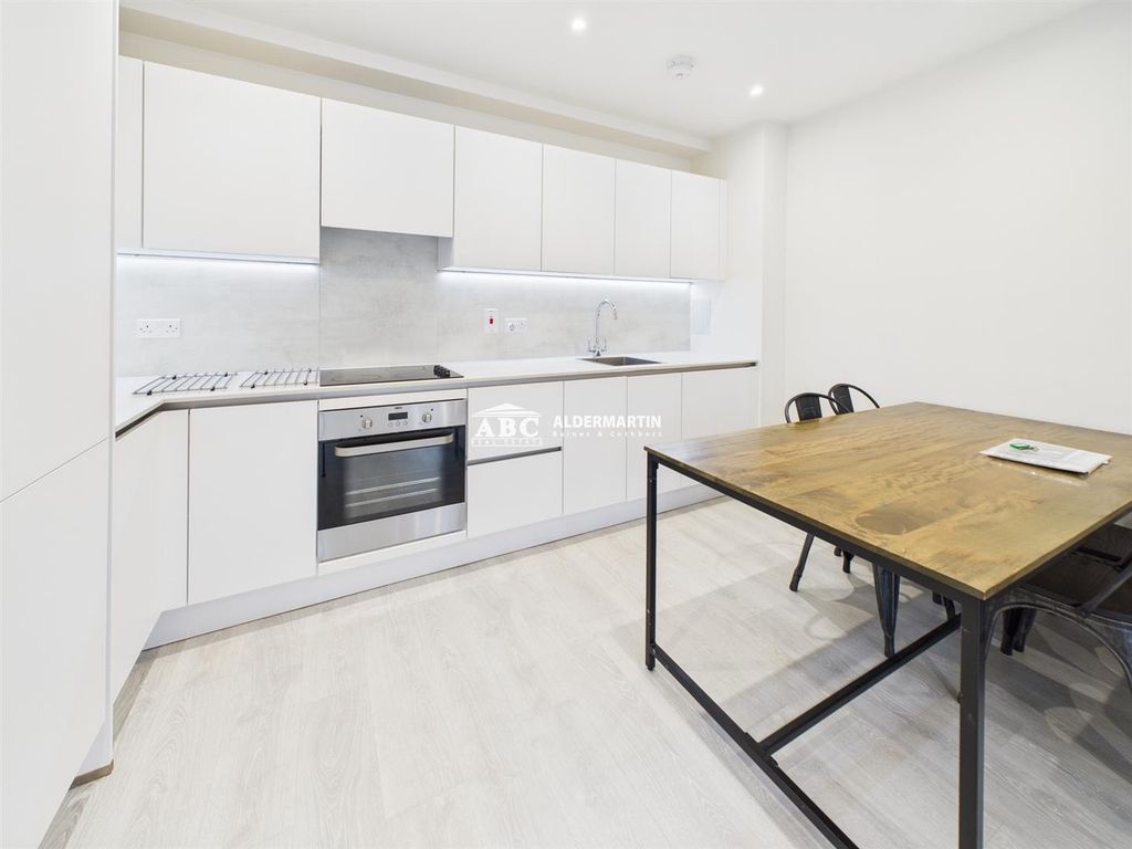 Property photo 3 of 9 Cam03827G0-Pr0129-Still001.Jpg