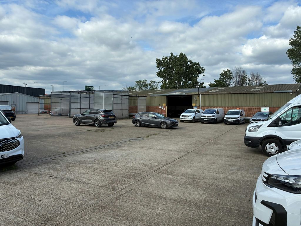 Property photo 3 of 3 Photo 2 Purfleet.Jpg