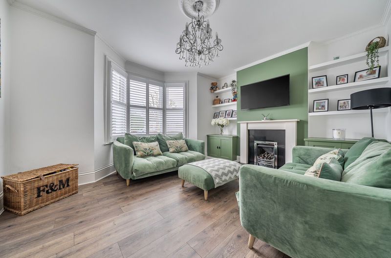 Property photo 3 of 23 Lounge