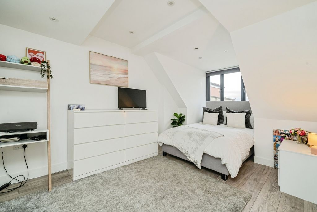 Property photo 2 of 13 Photo