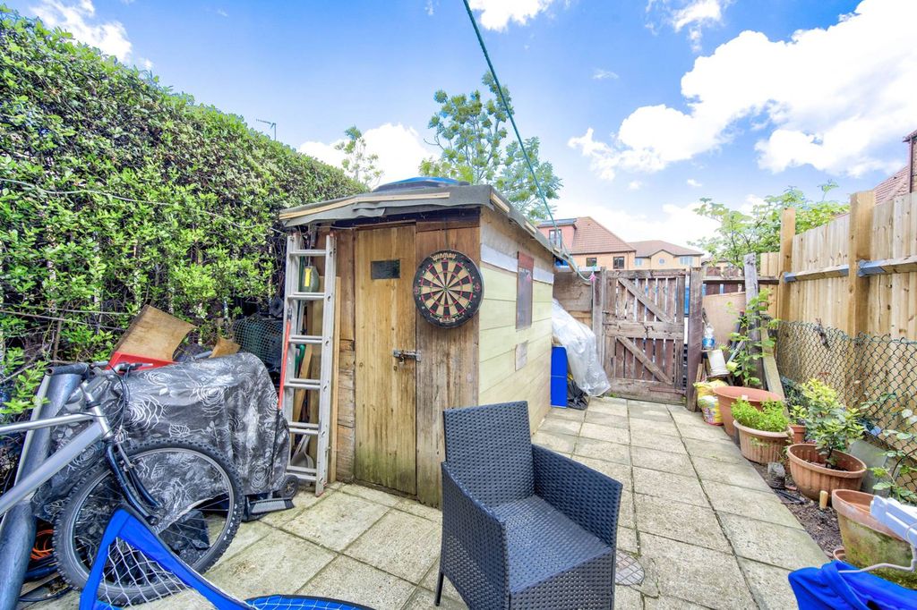 Property photo 3 of 12