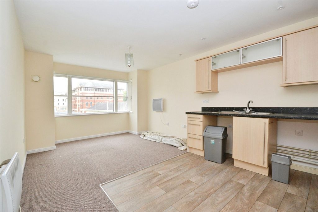 Property photo 2 of 8 Picture No. 22