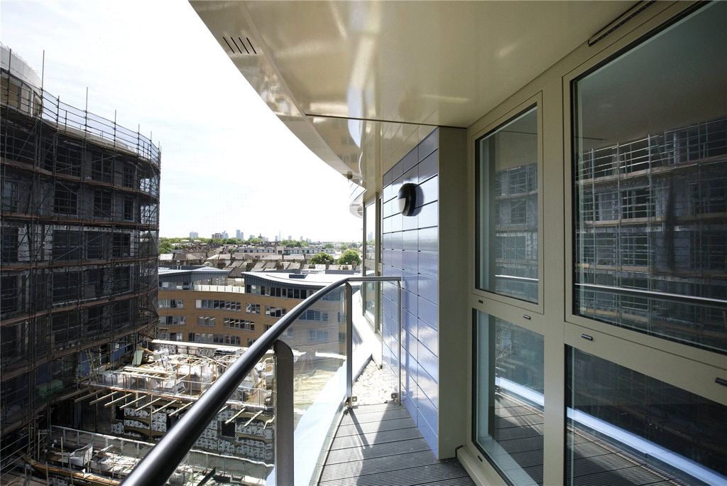Property photo 2 of 8