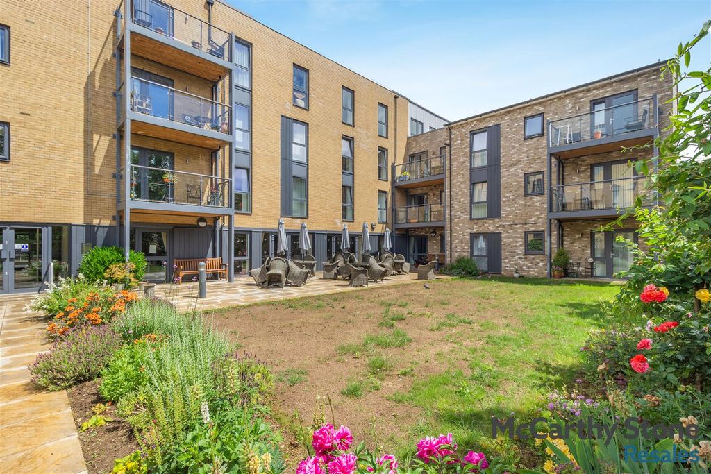 Property photo 1 of 9 8694480-Exterior02.Jpg
