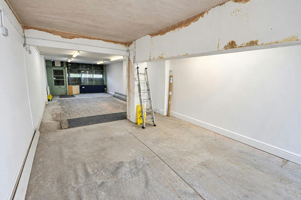 Property photo 2 of 5 Shopfloor