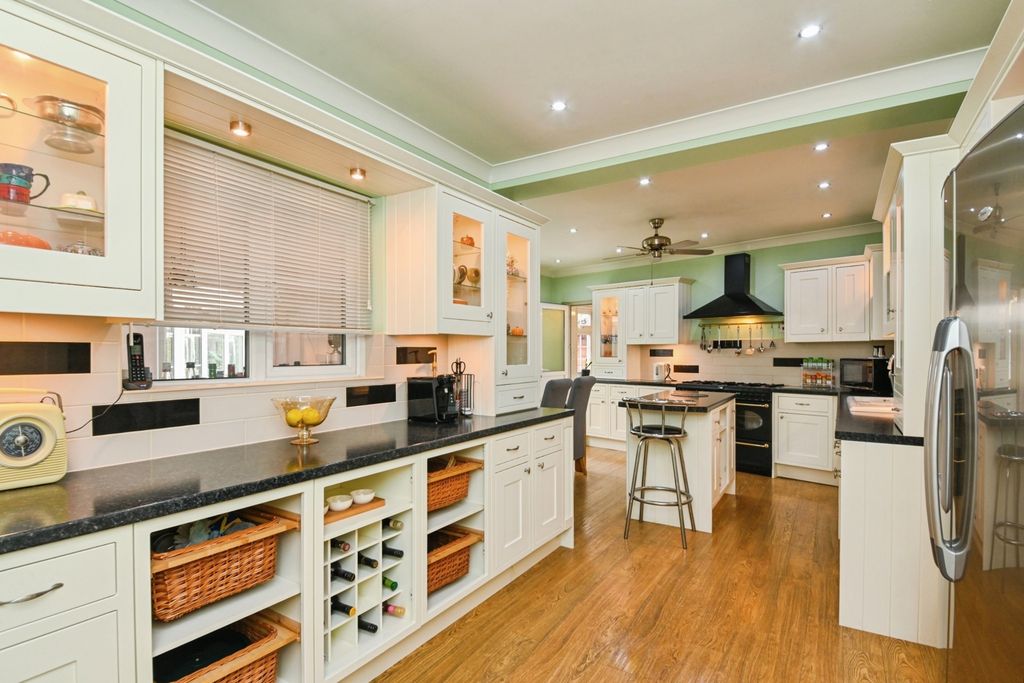 Property photo 2 of 32 Kitchen