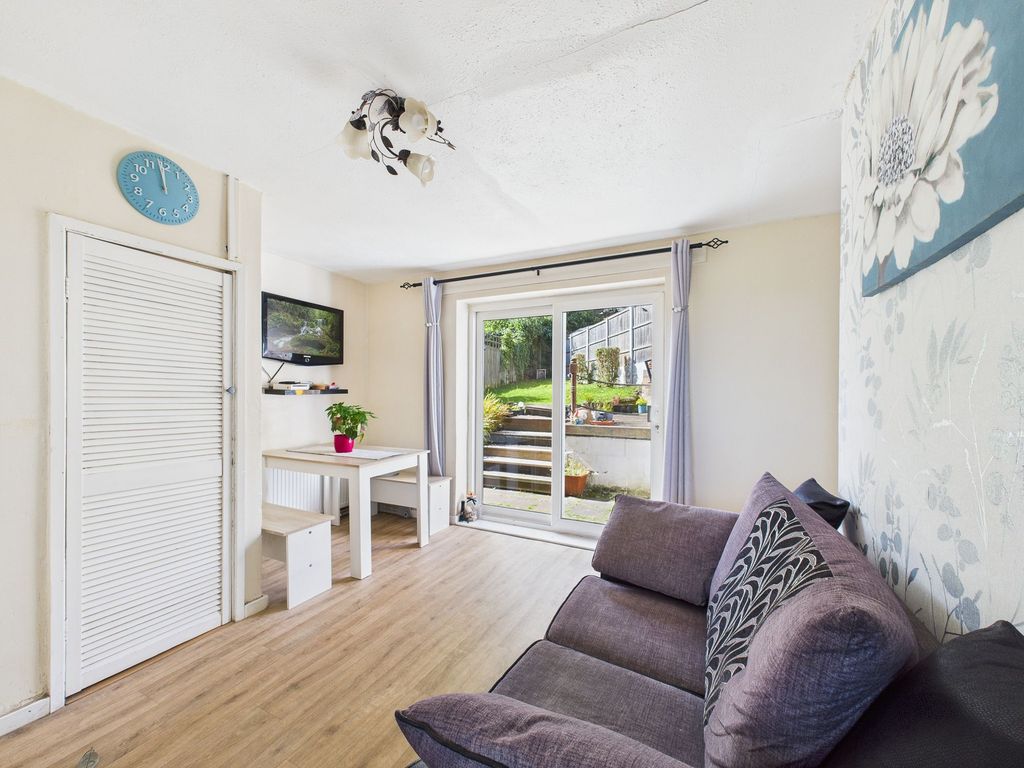 Property photo 3 of 19 Sitting/Dining Area