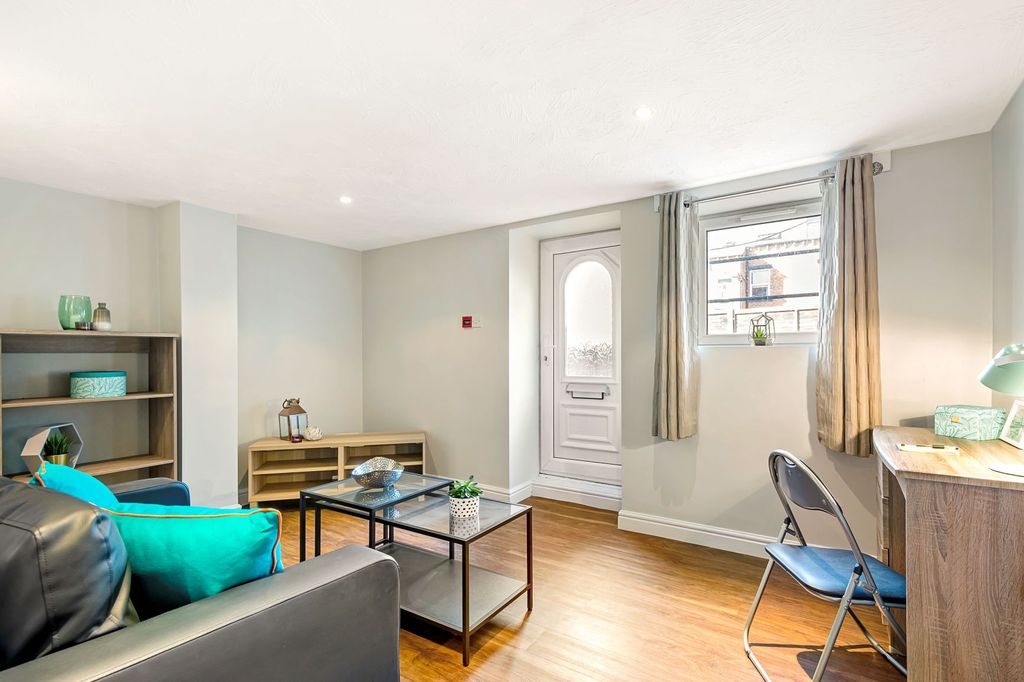 Property photo 1 of 6 Property Photo