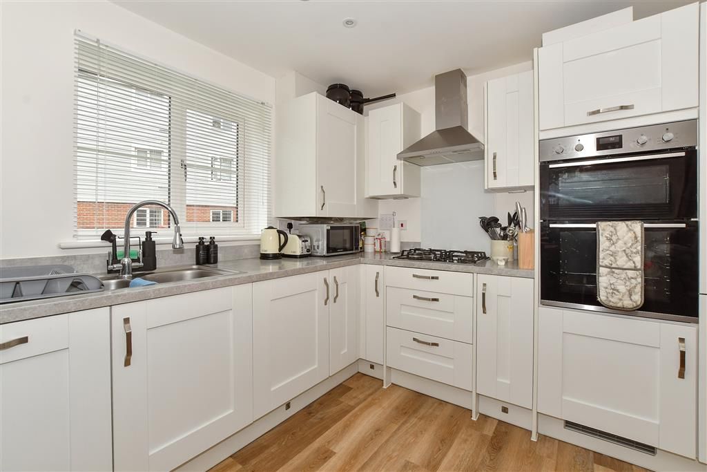 Property photo 2 of 10 Lounge/Kitchen