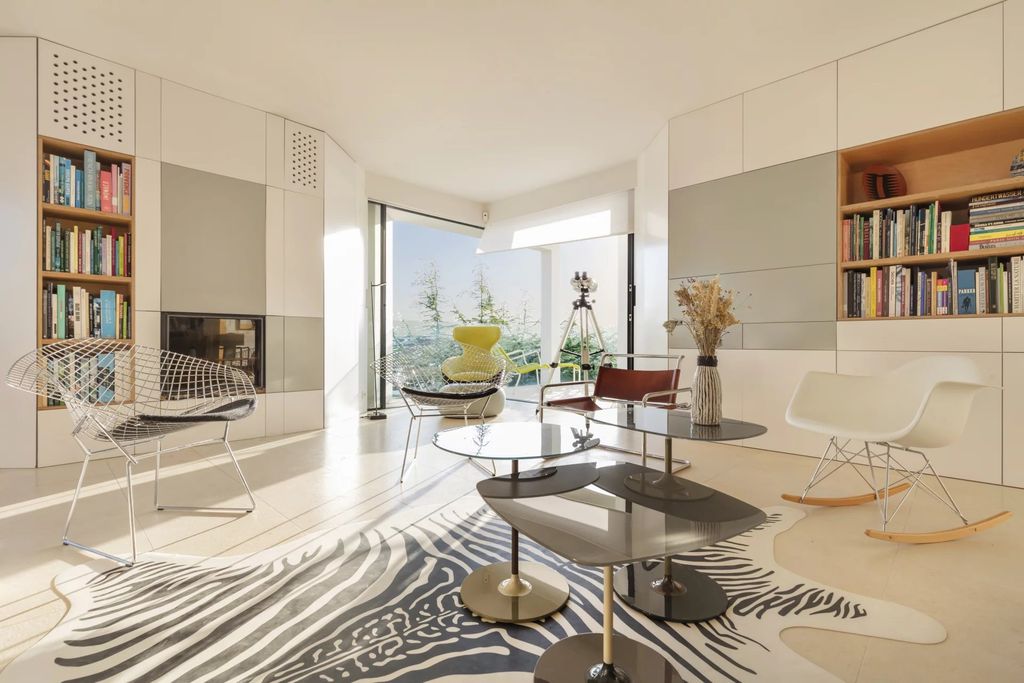 Property photo 3 of 14