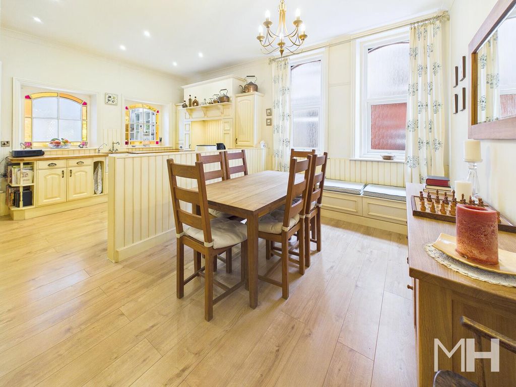 Property photo 3 of 42 Dining Room