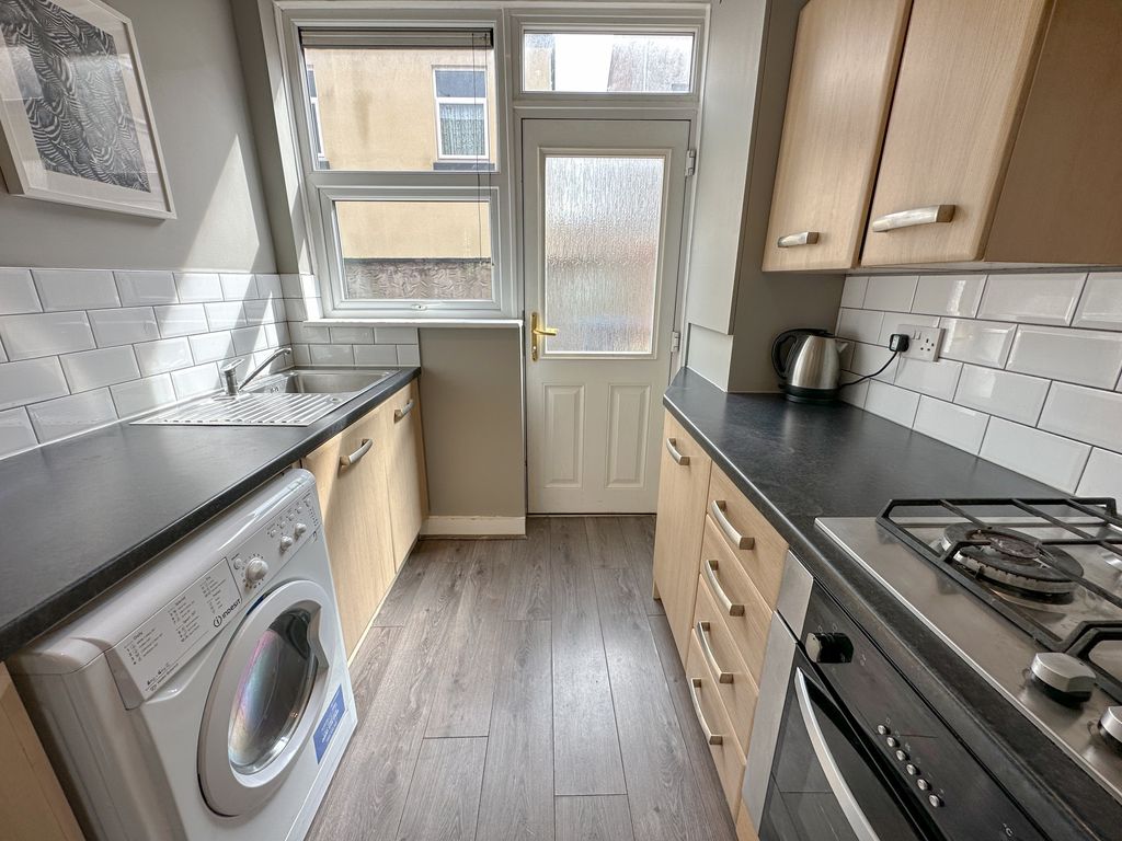 Property photo 3 of 11 10