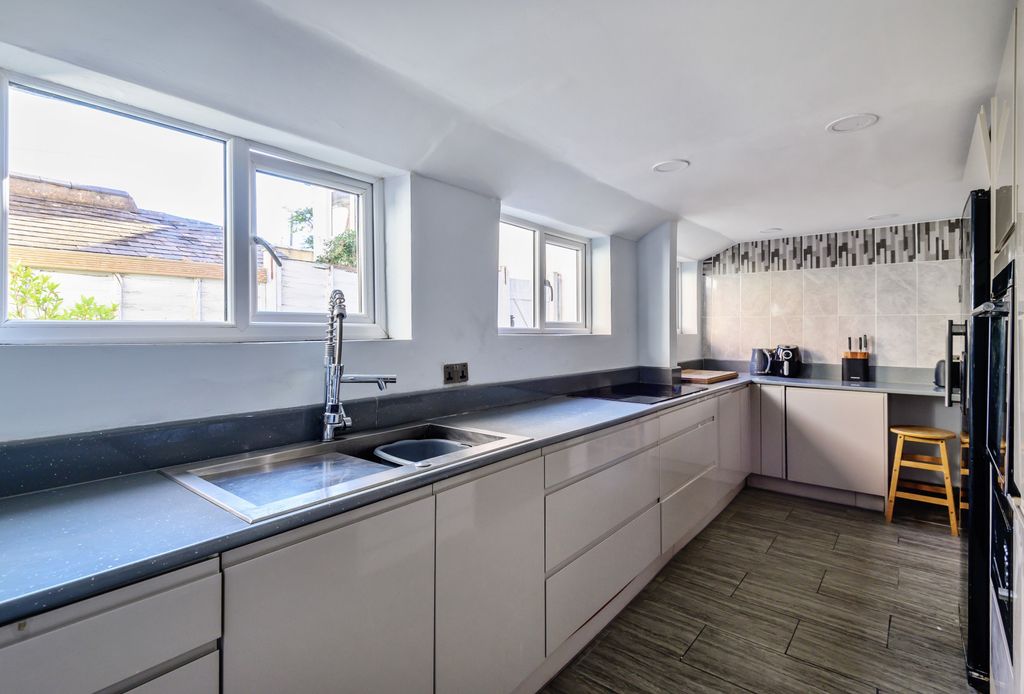 Property photo 2 of 21 889355 (5).Jpg