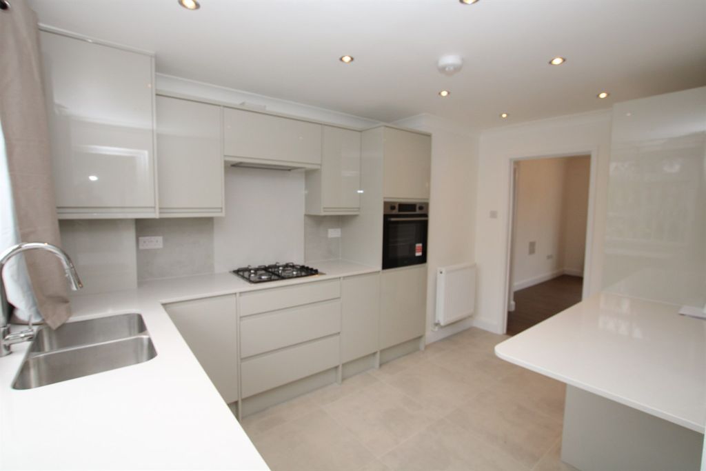 Property photo 1 of 10 (Main)