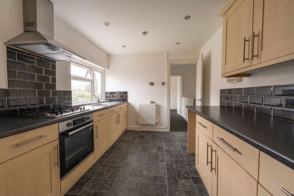 Property photo 2 of 24