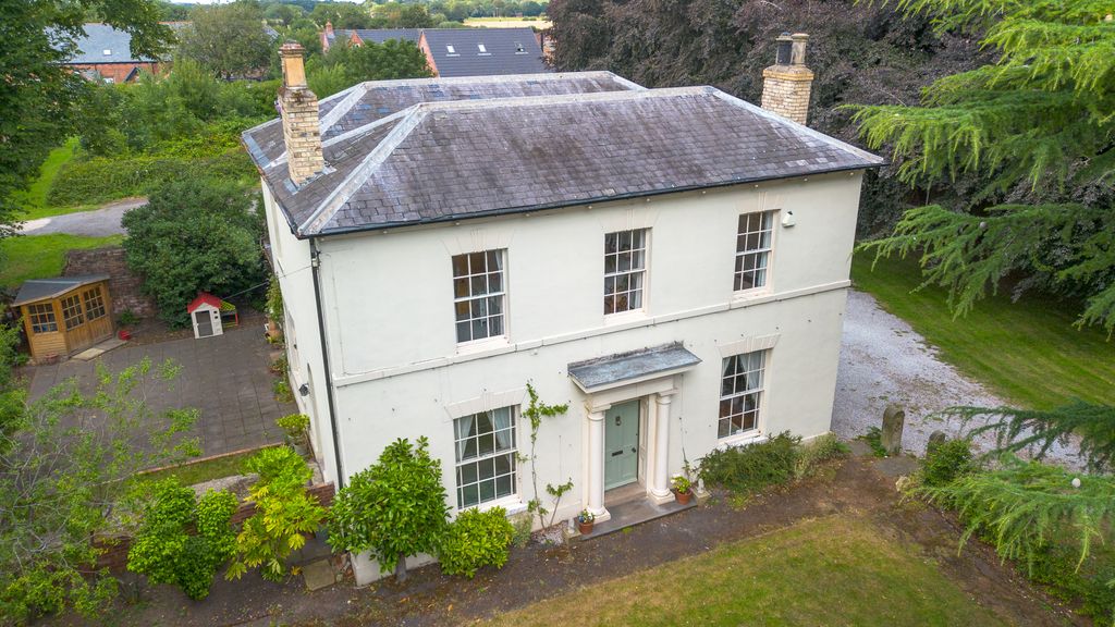 Property photo 2 of 44 Beechgrove6
